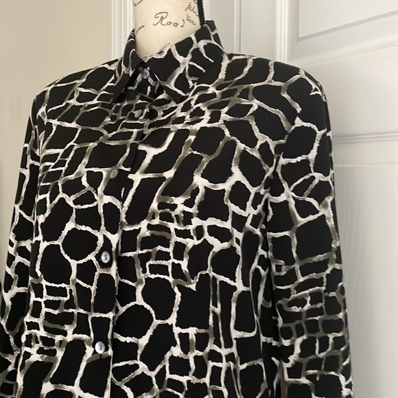 Blouses.com buttons down shirt - Picture 4 of 9